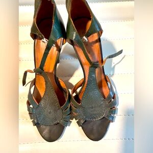 Chie Mihara wonderful sandals 9.5
